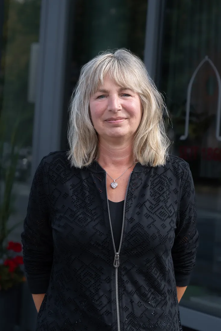 Anja Paetzel, Tierbestattung Niebuhr
