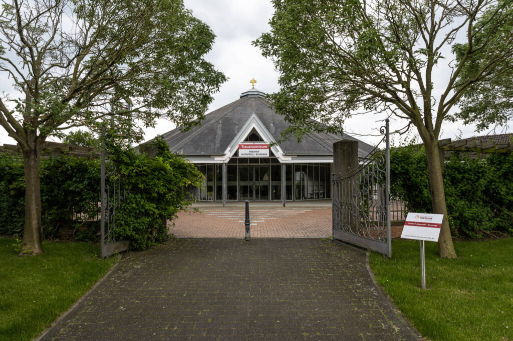Trauerzentrum Niebuhr in Celle Kapelle fotografiert von außen